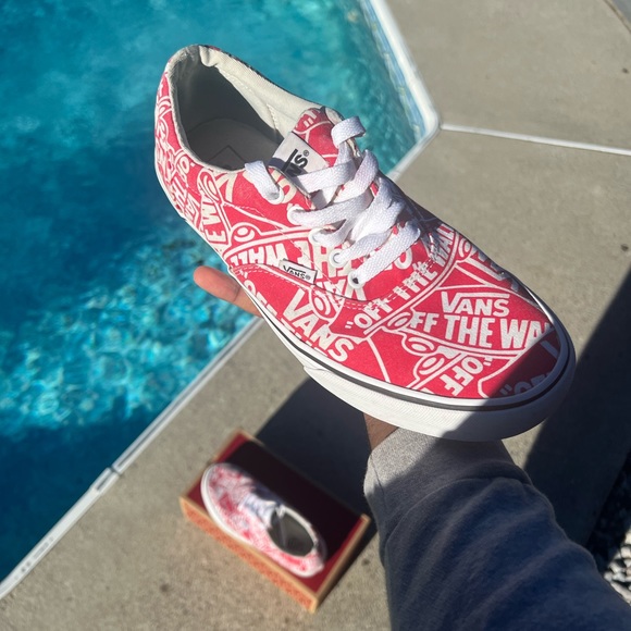 Vans Old Skool Off the Wall Red and White - Picture 1 of 6